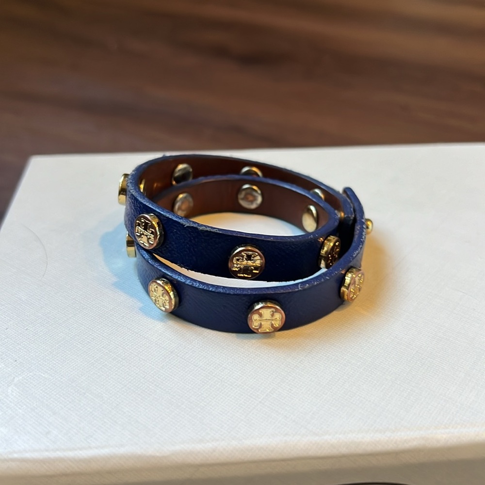 TORY BURCH Leather Wrap Bracelet W/Gold Emblems